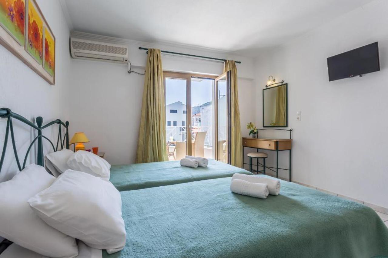 Ritsa Studios Skiathos by Eksteriør billede